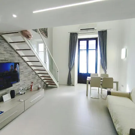 Apartment Daydreamer House